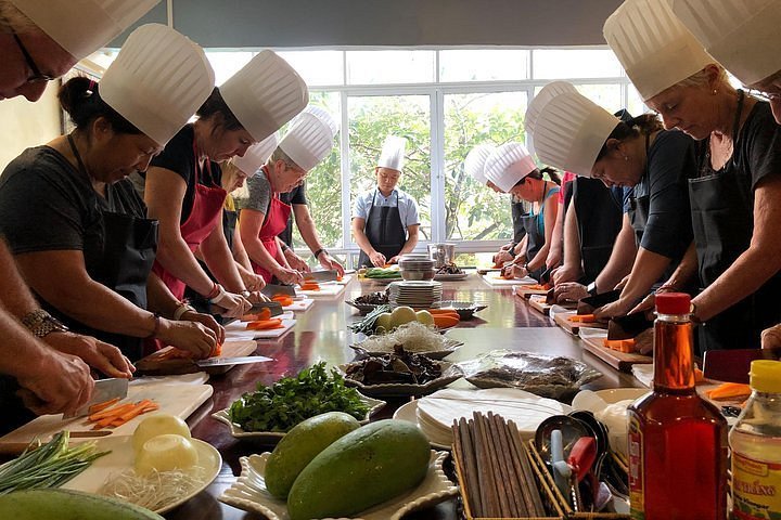 Half-day Cooking Tour of Vietnamese Cuisines in Hanoi